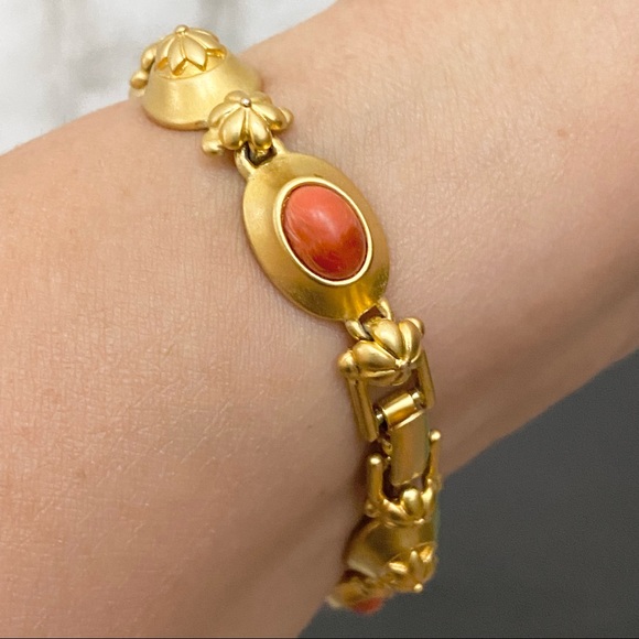 Vintage MONET Signed Coral Orange Cabochon Gold-tone Link Bracelet - Picture 3 of 12